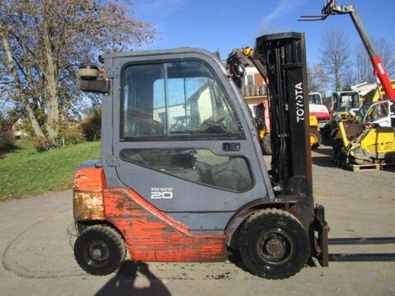 Toyota 8FDF20 Tripl-Freihub 4,70m + Seitenschieber