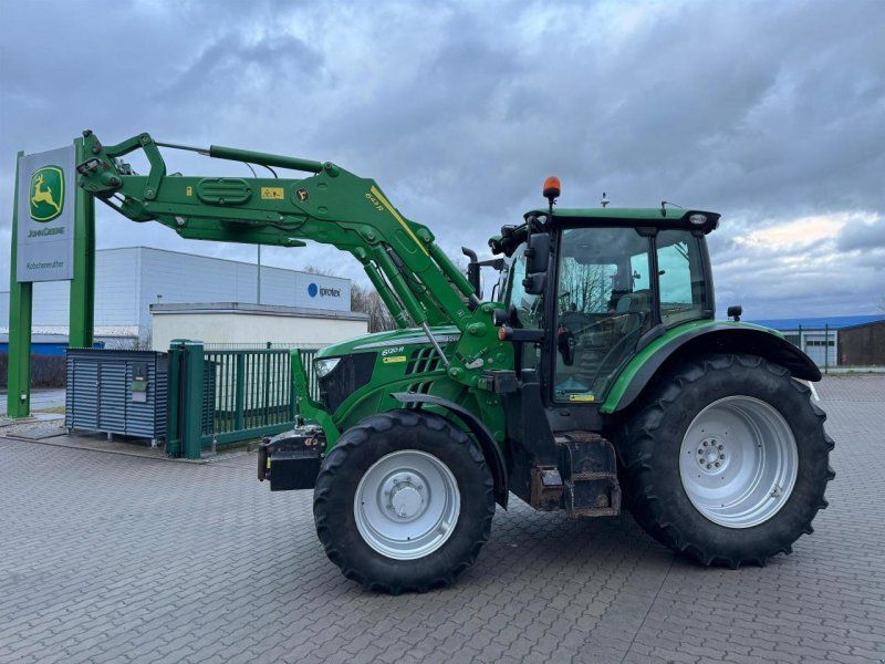 John Deere 6120R Forstausrüstung