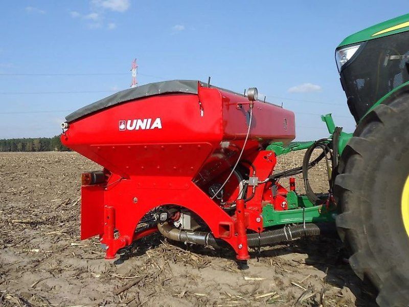 Unia USF 1600/2 Fronttank 2200 l Isobus Saatguttank Düngertank