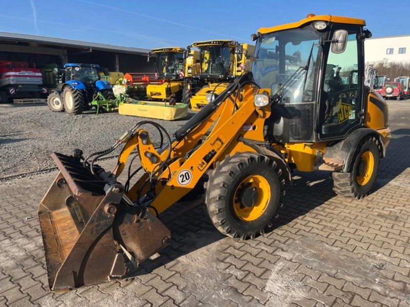 JCB 406
