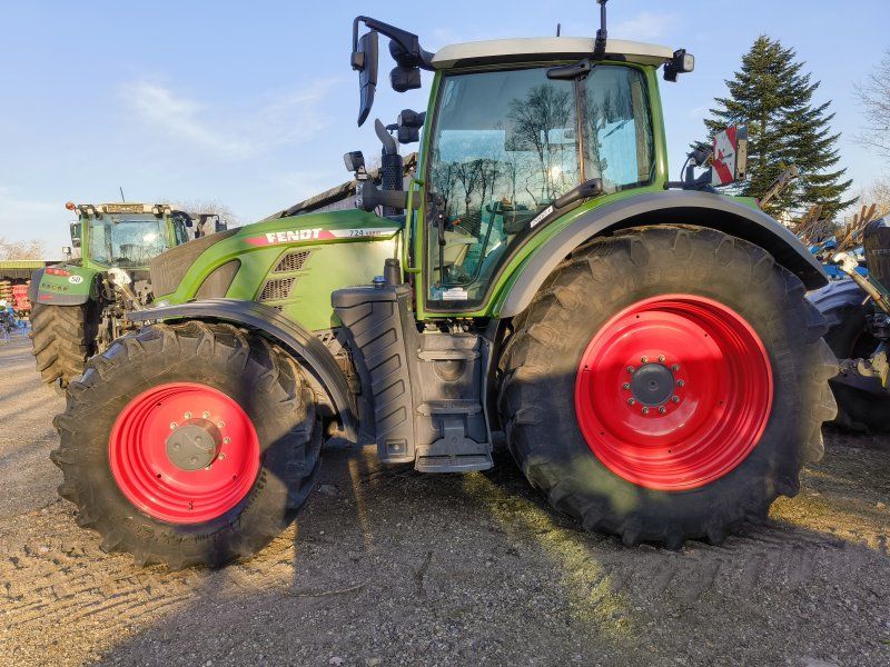 Fendt 724 Vario Gen6 Profi +