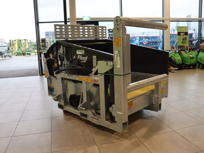 Fliegl AgroCenter Ballenlöser