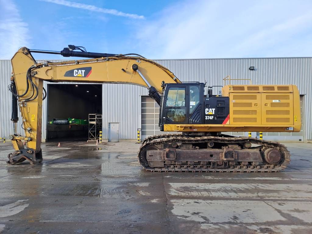 CAT 374FL