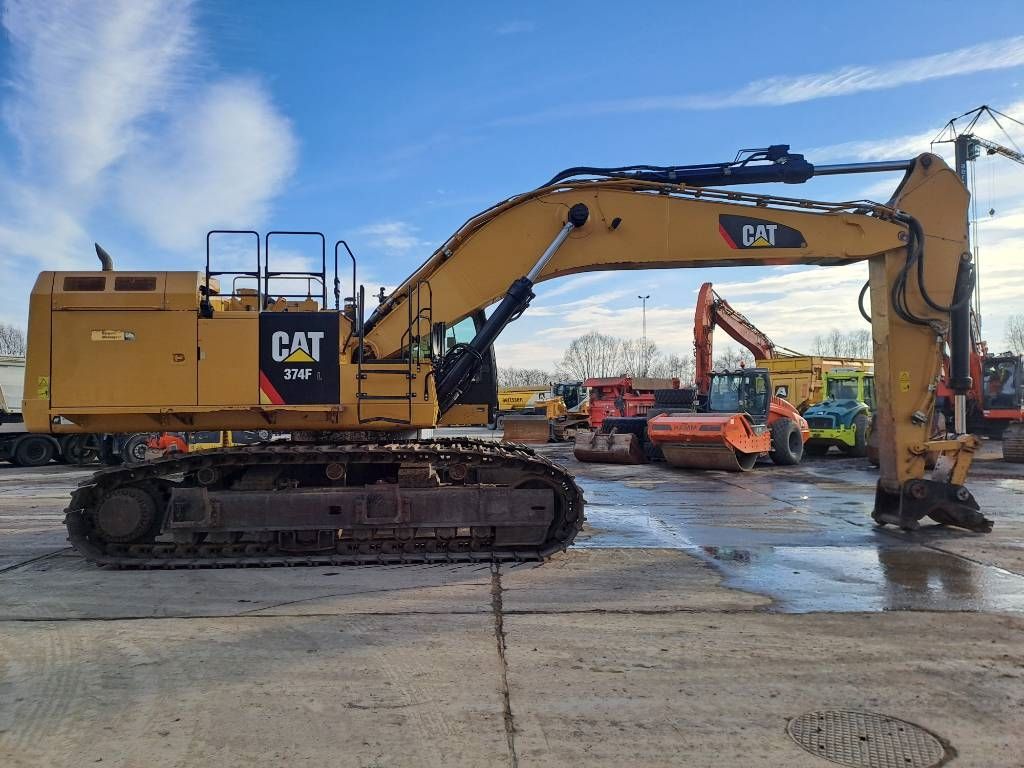 CAT 374FL