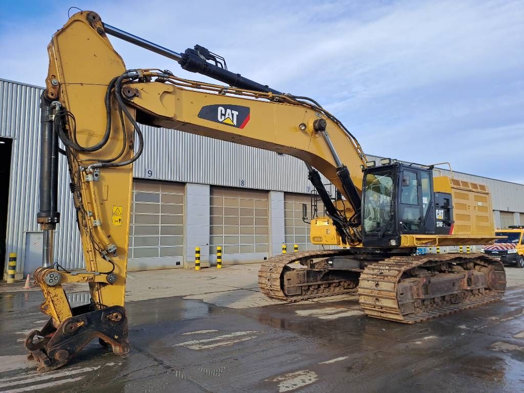 CAT 374FL