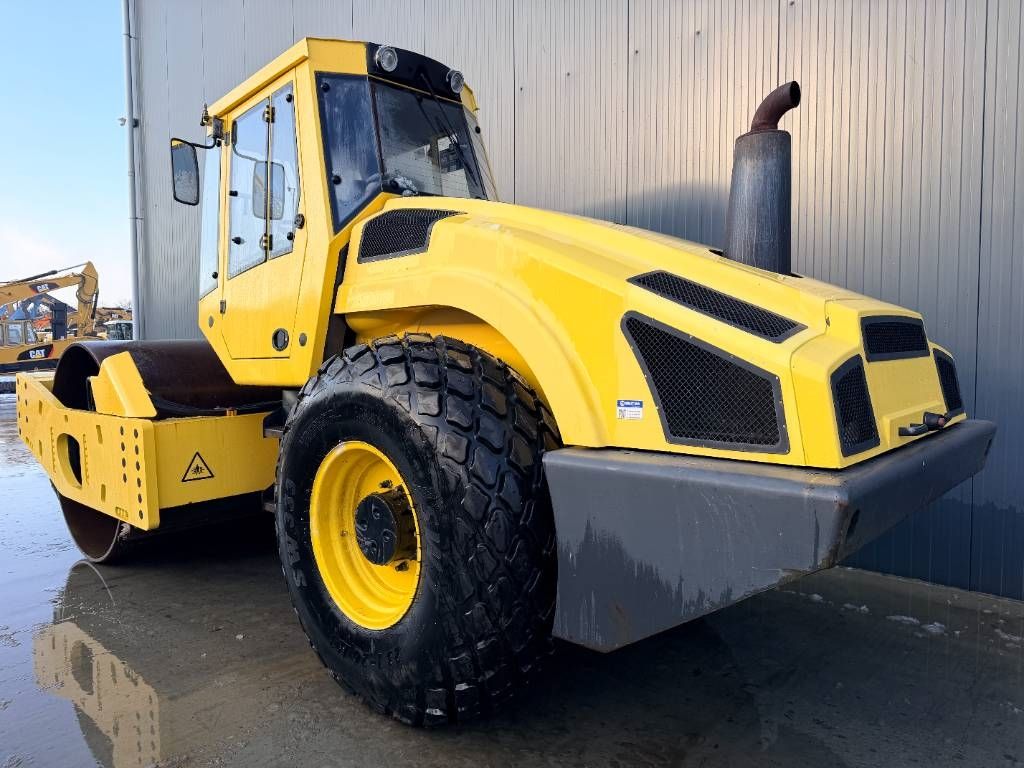 Bomag BW216D-4