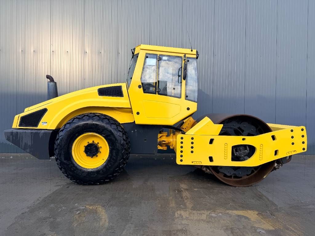 Bomag BW216D-4