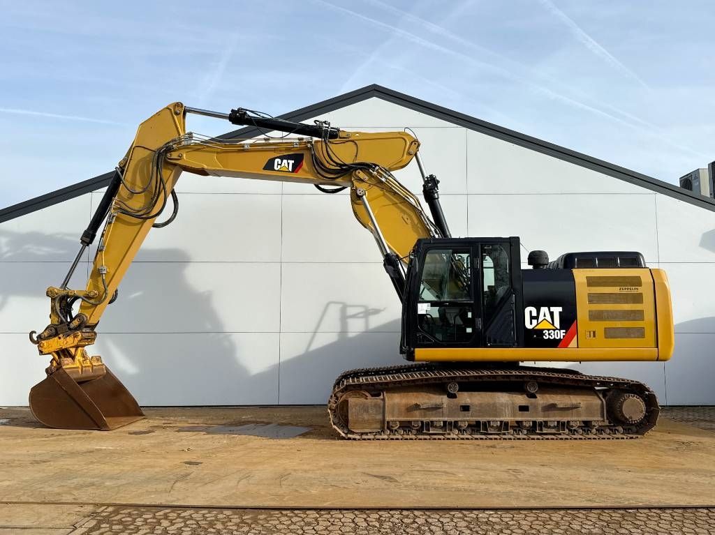 CAT 330FLN - German Machine / Triple Boom / OilQuick