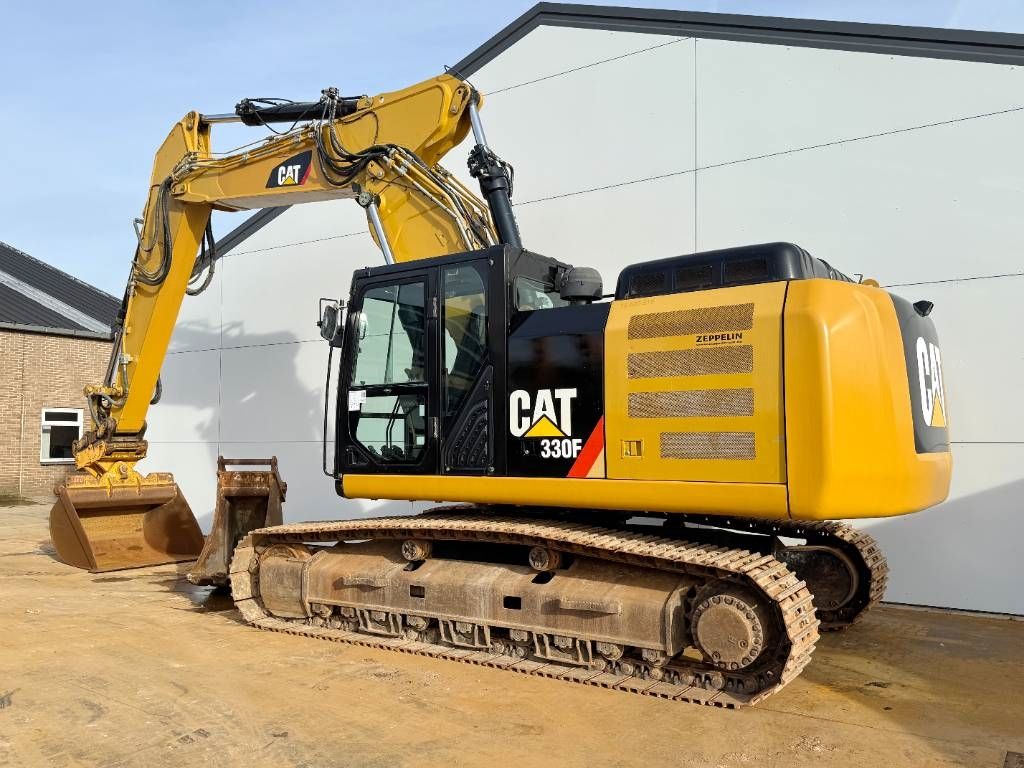 CAT 330FLN - German Machine / Triple Boom / OilQuick