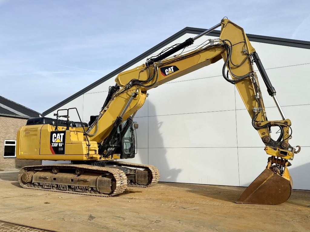 CAT 330FLN - German Machine / Triple Boom / OilQuick