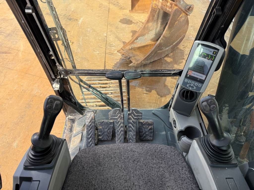 CAT 330FLN - German Machine / Triple Boom / OilQuick