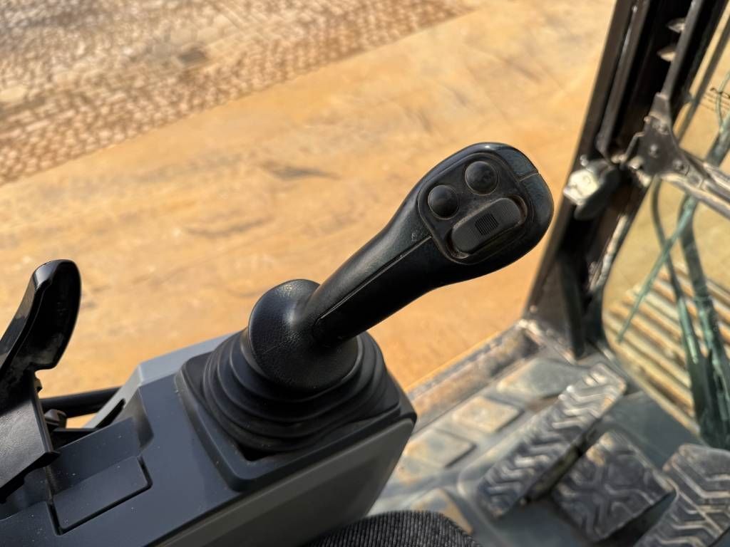 CAT 330FLN - German Machine / Triple Boom / OilQuick