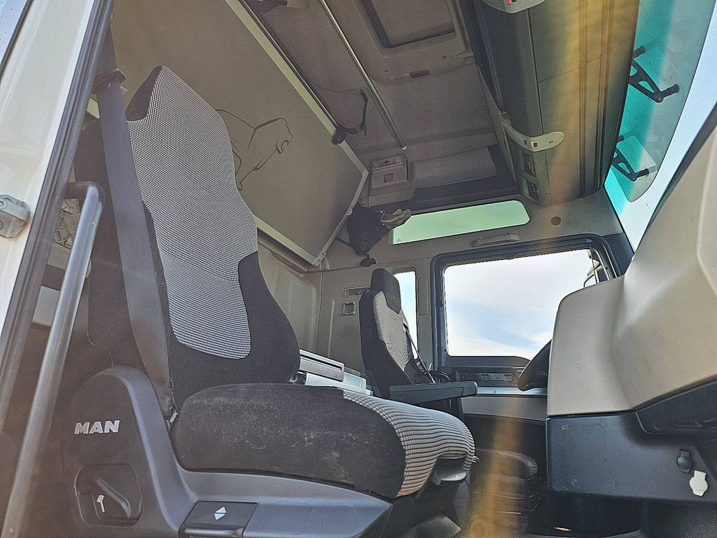 M.A.N. 26.460 TGX xxl 6x2 bls intarder