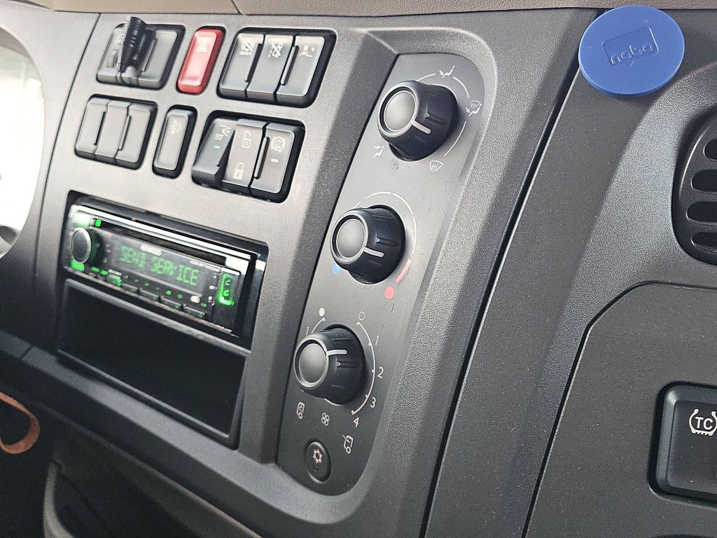 DAF LF 290 16t taillift airco