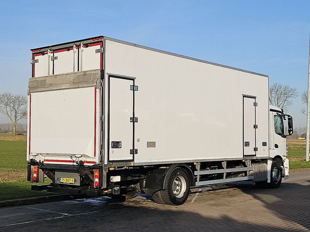 MERCEDES-BENZ ANTOS 1824