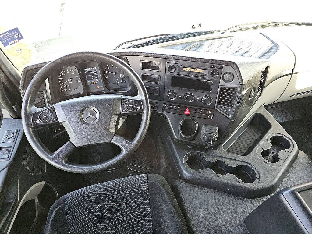 MERCEDES-BENZ ANTOS 1824