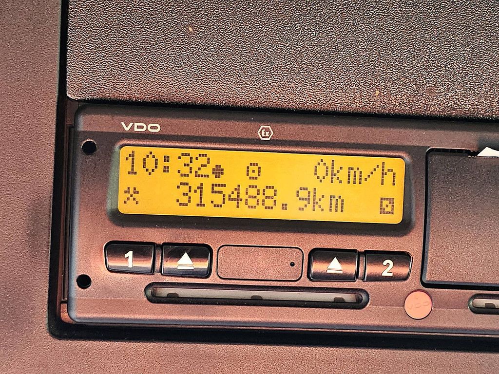 MERCEDES-BENZ ANTOS 1824