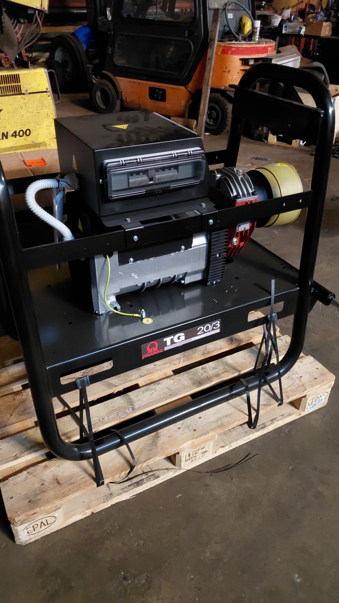 Noodstroomaggregaat op aftakas 20 kva electronisch geregeld