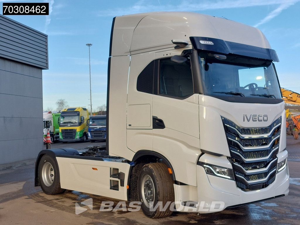 Iveco S-Way 500 4X2 NEW! 2xTanks Full-Air Standklima Navi LED