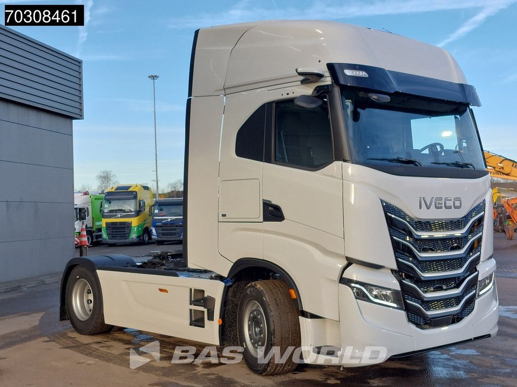Iveco S-Way 500 4X2 NEW! 2xTanks Full-Air Standklima Navi LED