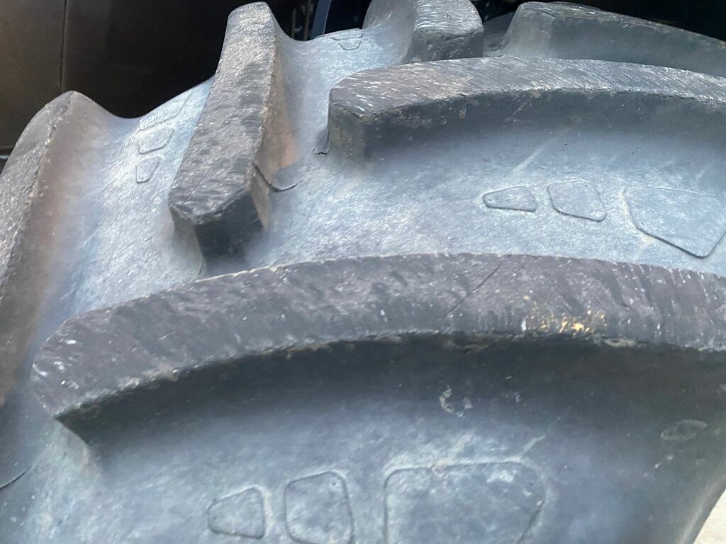 New Holland TS125A tractor