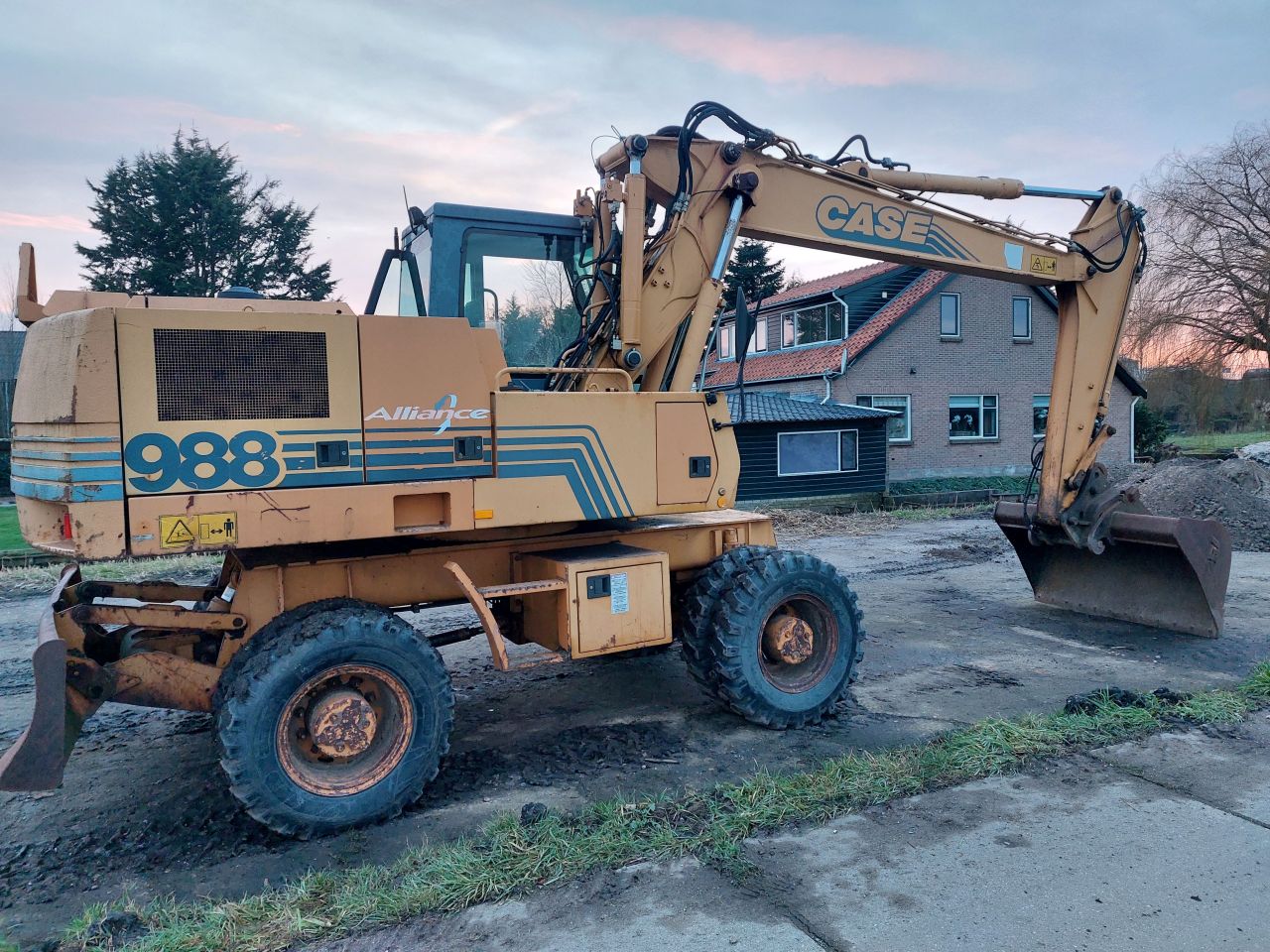 Case 988 Alliance banden kraan !!! weinig uren !!!
