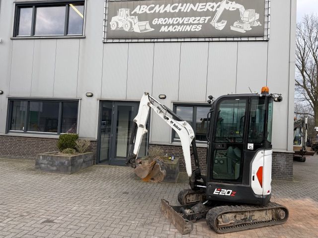 Bobcat E20 Binnendraaier 2T Minikraan Minigraver ZGST