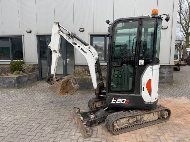 Bobcat E20 Binnendraaier 2T Minikraan Minigraver ZGST