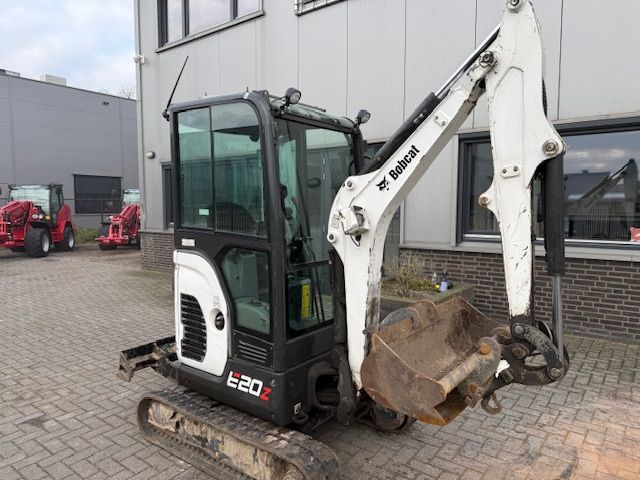 Bobcat E20 Binnendraaier 2T Minikraan Minigraver ZGST