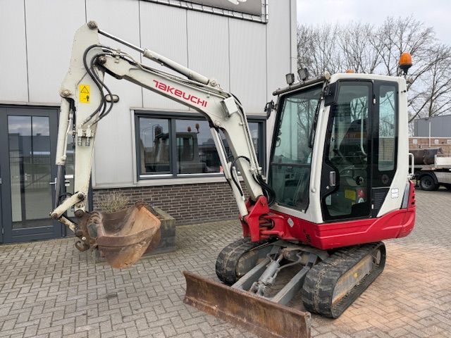 Takeuchi TB228 2.8T Minigraver Minikraan ZGST SLP/SRT