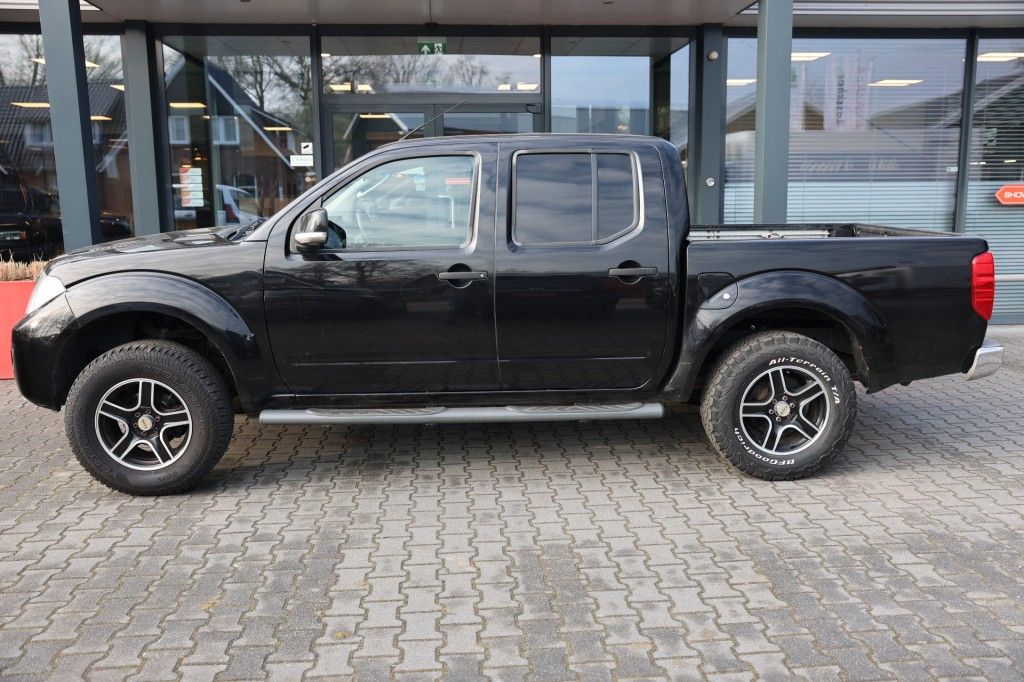Nissan Navara 2.5 DCI DUBBEL CABINE 2 SITZ 4WD VAN