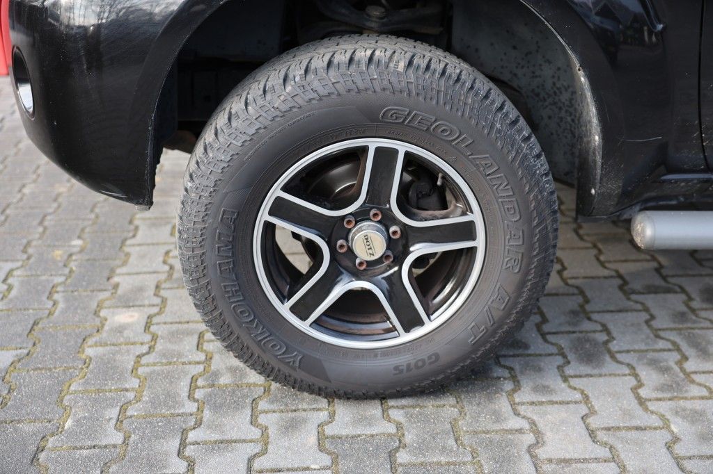 Nissan Navara 2.5 DCI DUBBEL CABINE 2 SITZ 4WD VAN