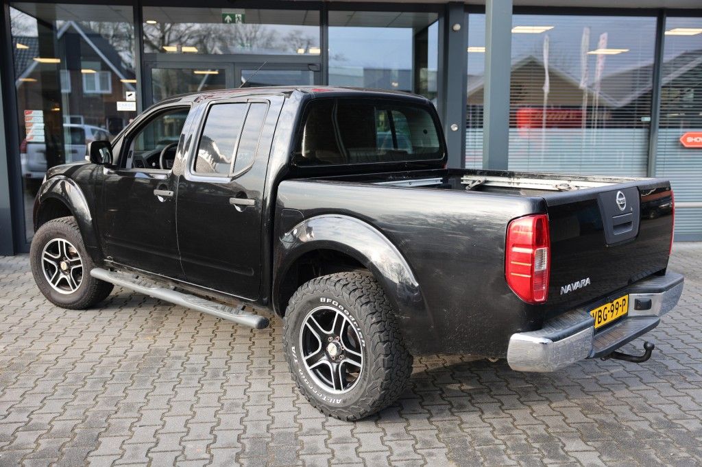 Nissan Navara 2.5 DCI DUBBEL CABINE 2 SITZ 4WD VAN