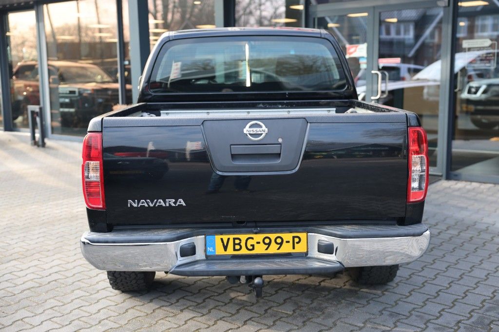 Nissan Navara 2.5 DCI DUBBEL CABINE 2 SITZ 4WD VAN