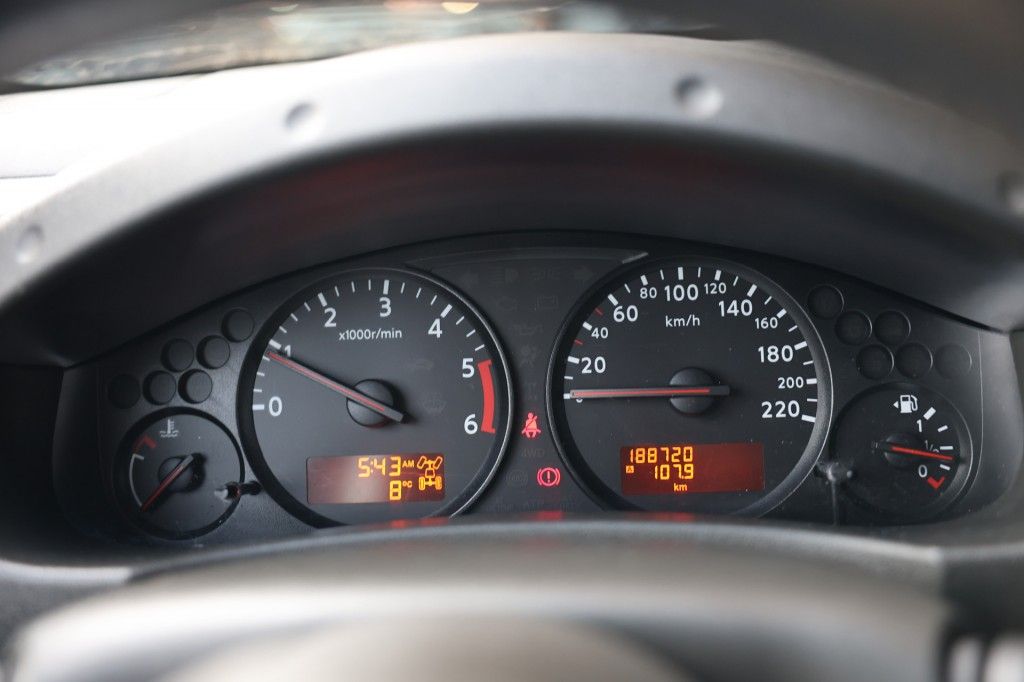 Nissan Navara 2.5 DCI DUBBEL CABINE 2 SITZ 4WD VAN