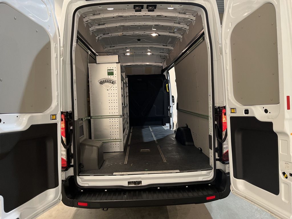 Ford Transit 350 2.0 TDCI L4H3 Trend RWD 130 PK Servicebus / Bott Inrichting / Euro 6 / Airco / CarPlay / Camera / Xenon / Navigatie / 62.500 KM !!