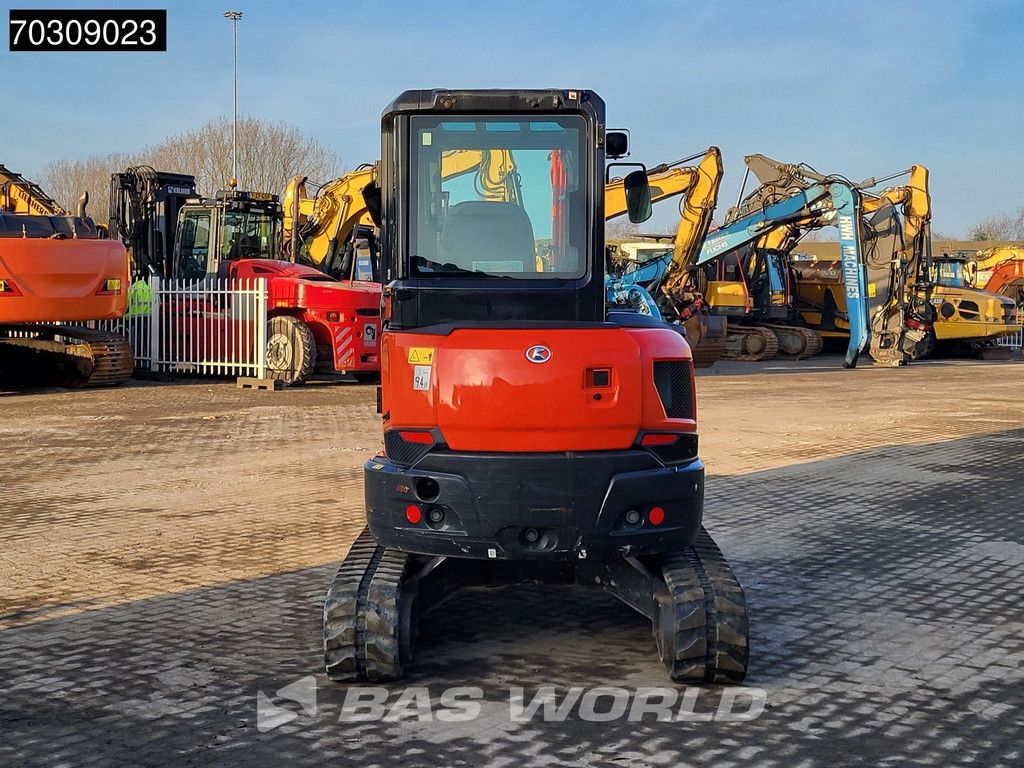 Kubota U36 -4 3 Buckets