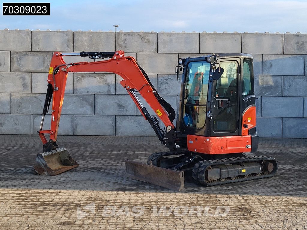 Kubota U36 -4 3 Buckets