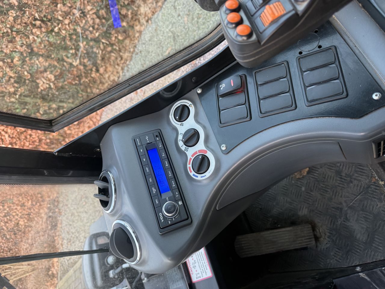 Giant g3500 extra met cabine ( 580 uur )