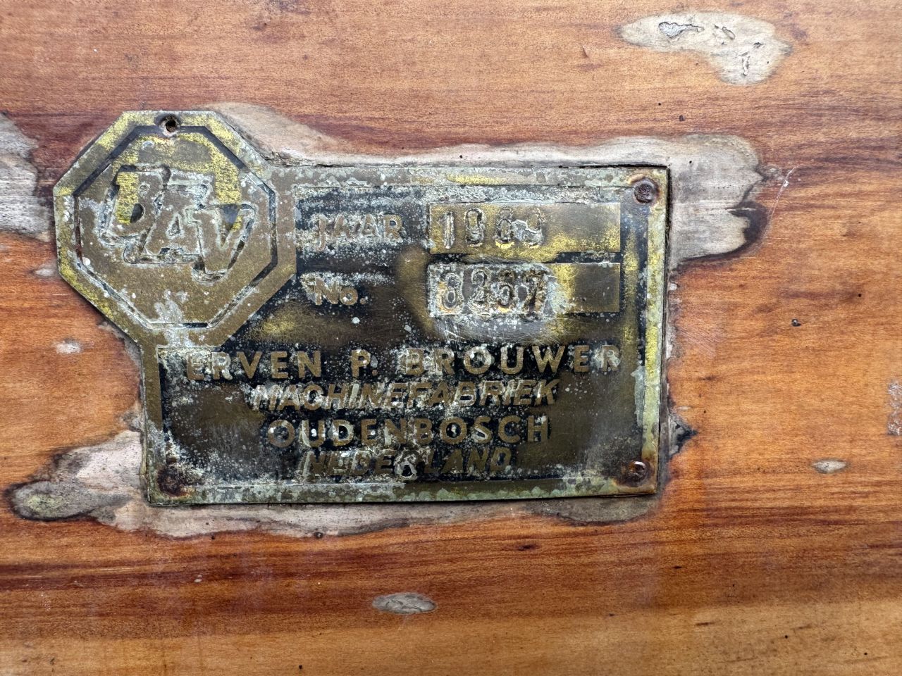 Oldtimer BVA kipper met kenteken