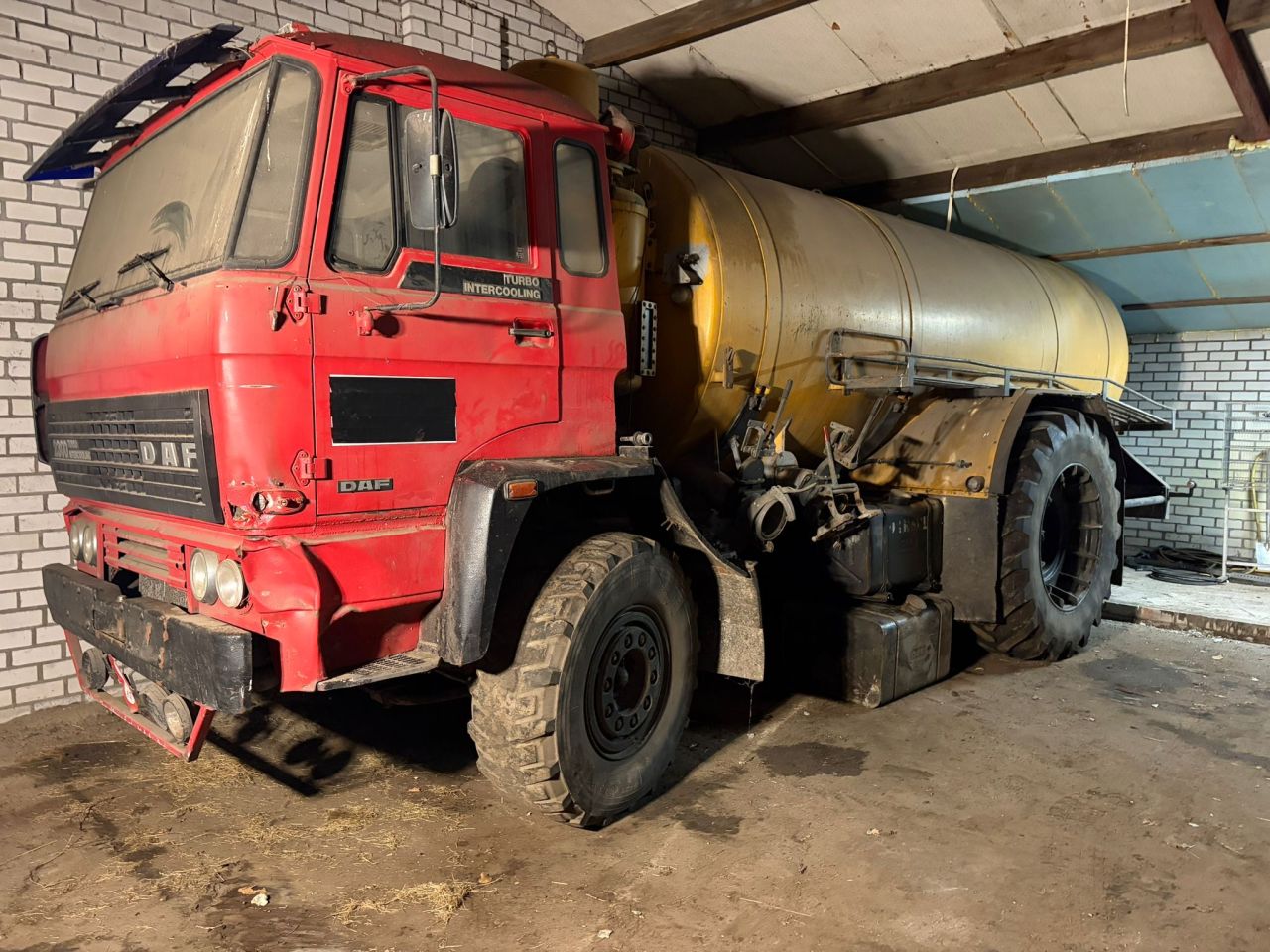 DAF mesttank met landbouwkenteken