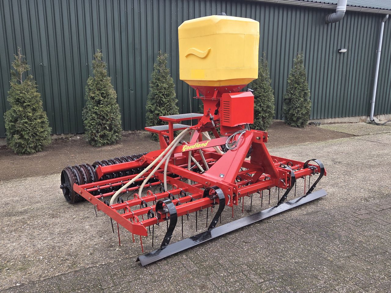 Goudland Grasdoorzaaimachine