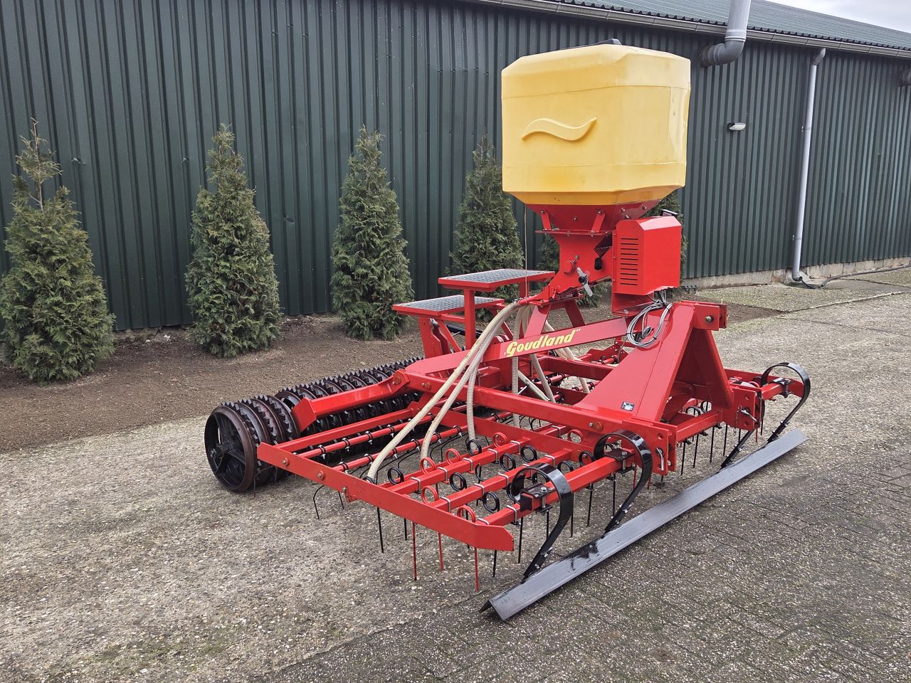 Goudland Grasdoorzaaimachine