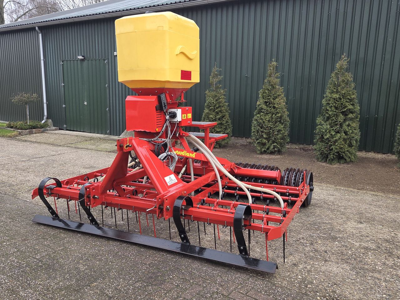 Goudland Grasdoorzaaimachine