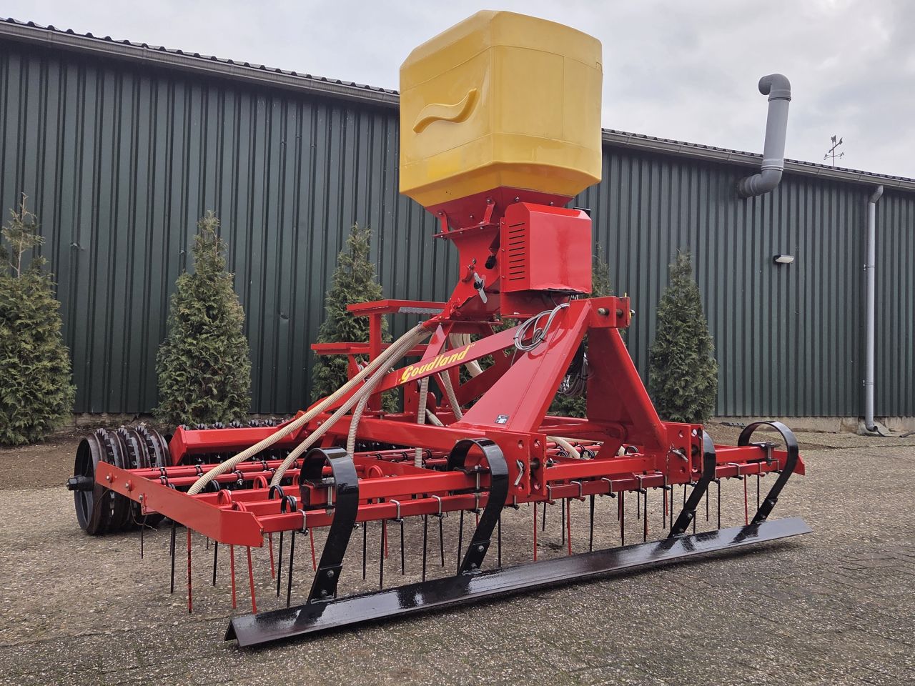 Goudland Grasdoorzaaimachine