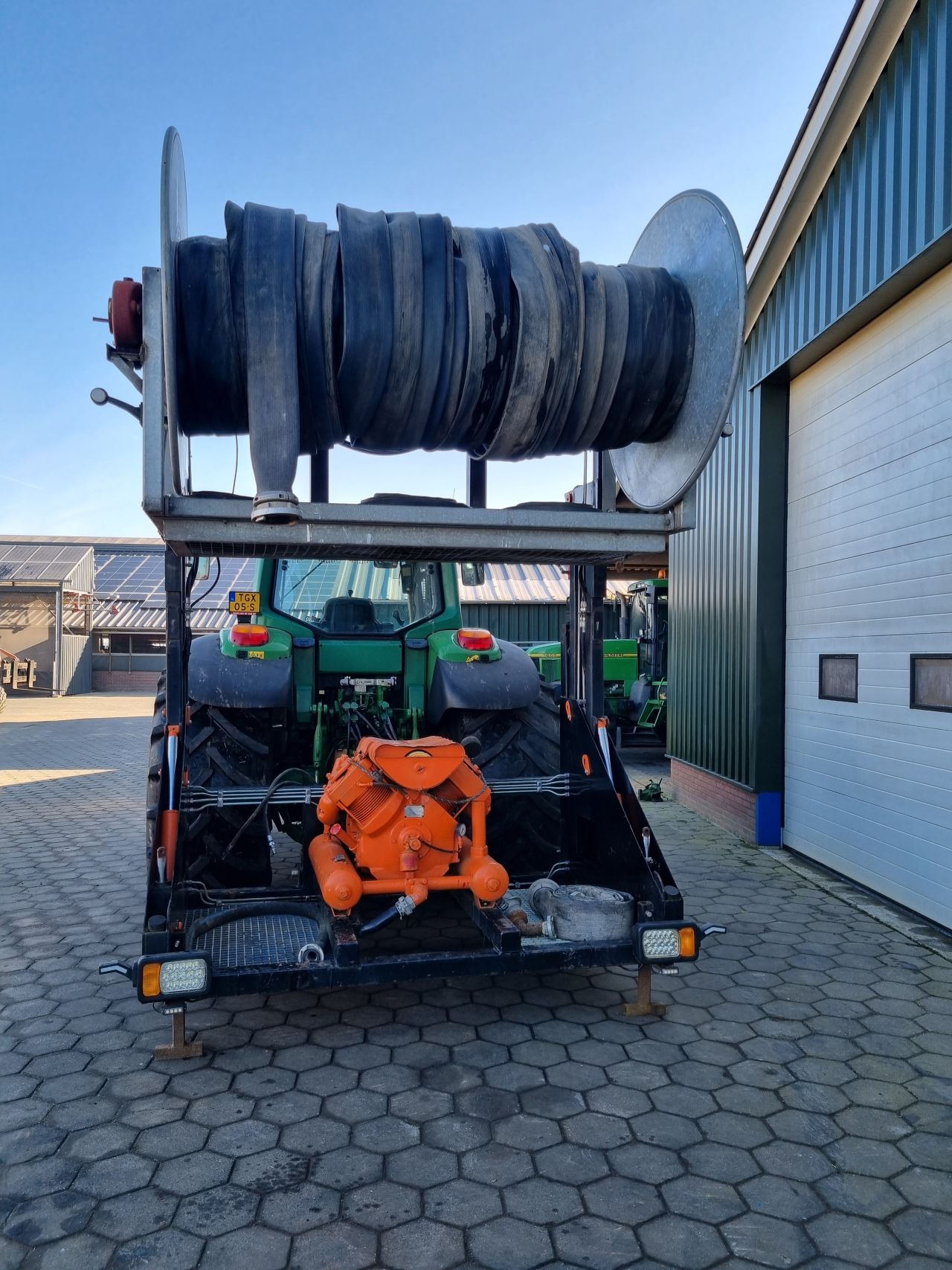 Slangenhaspel met pto aangedreven Compressor. (sleepslang)