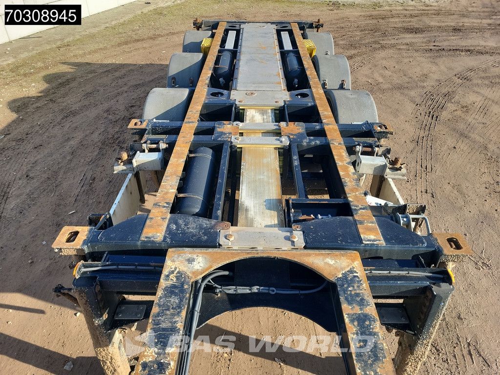 Renders 800 TUV 02/26 Multi Lifting Axle