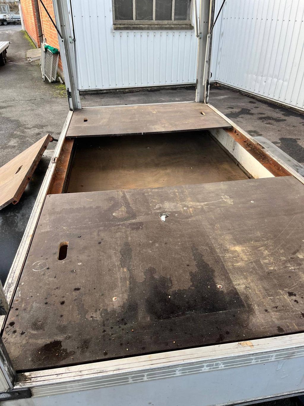 Geschlossener Anhänger Hapert Sapphire 3500kg 3,00x1,50x2,10m 2018