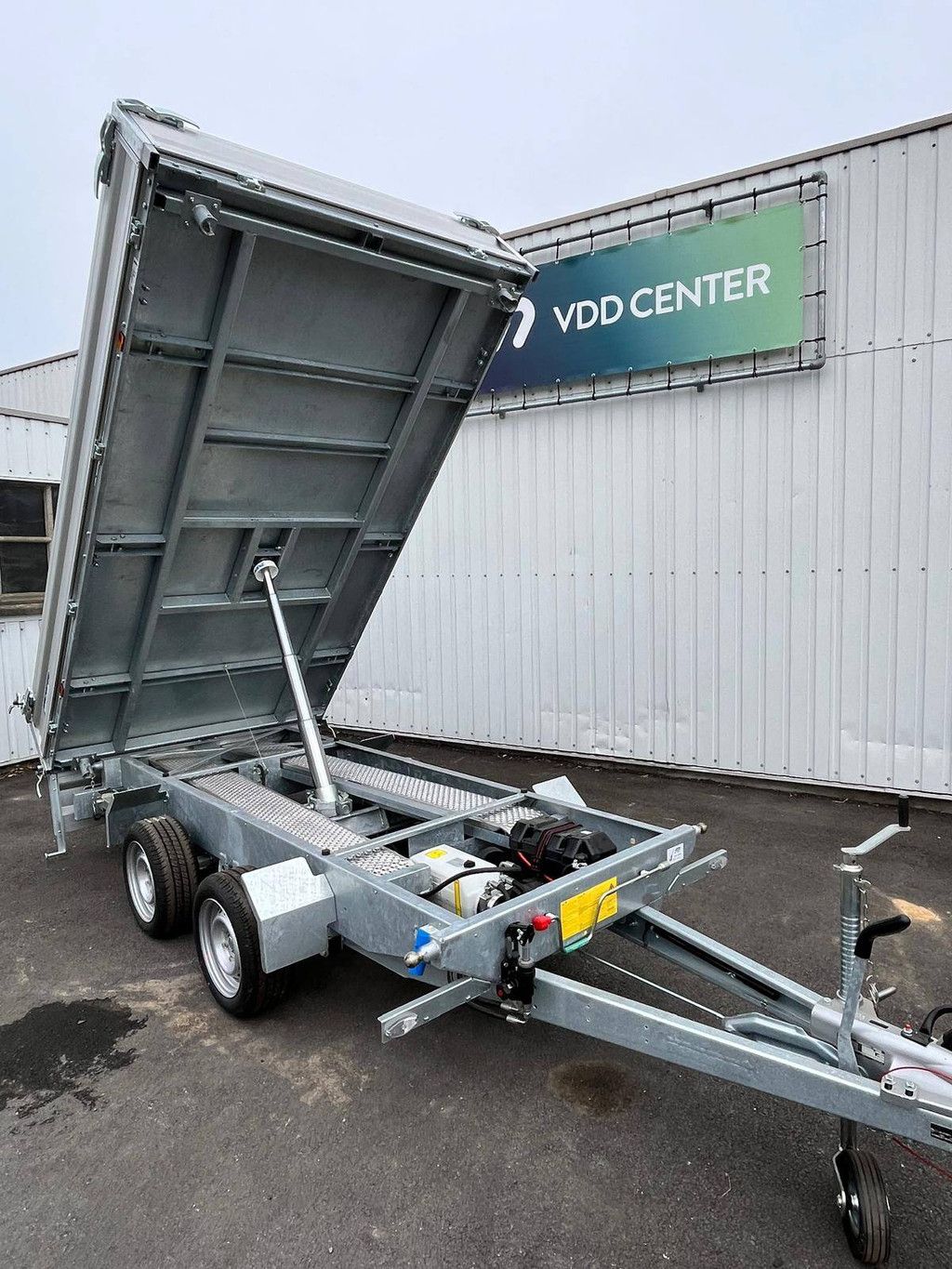 Kipper Variante Elektro 2550 kg 3,20 x 1,68 x 0,35 m 2025 Neu