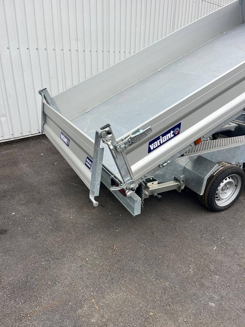 Kipper Variante Elektro 2550 kg 3,20 x 1,68 x 0,35 m 2025 Neu